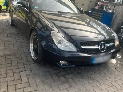 Gebraucht Mercedes CLS500 306 PS (225 kW) 2004 Blau Coupé