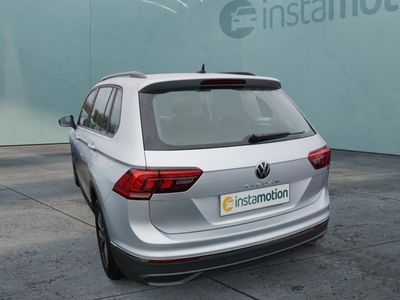 Silber Gebraucht 2023 VW Tiguan Life SUV | 31.552 € (Fairer Preis)