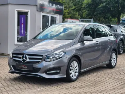 Gebraucht Mercedes B180 Style 122 PS (89 kW) 2015 Grau Kleinwagen