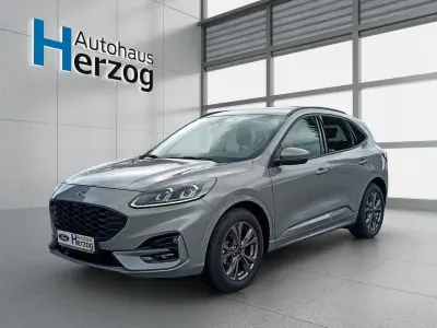 Gebraucht Ford Kuga ST-Line 150 PS (110 kW) 2024 Solar silver metallic SUV
