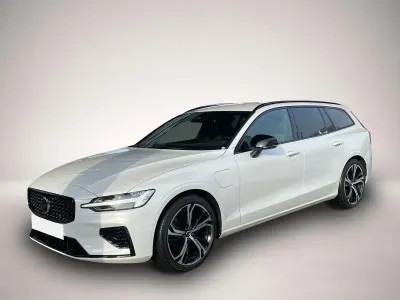 Gebraucht Volvo V60 Plus 455 PS (334 kW) 2022 Manufacturer Kombi