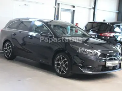 Gebraucht Kia Ceed Sportswagon Platinum Edition 136 PS (100 kW) 2023 Schwarz Kombi