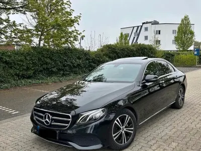 Second-hand Mercedes E220 193 CP (141 kW) 2020 Negru Berlinǎ