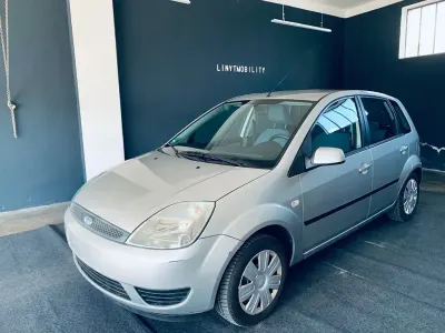 Gebraucht Ford Fiesta 60 PS (44 kW) 2005 Silber Kleinwagen