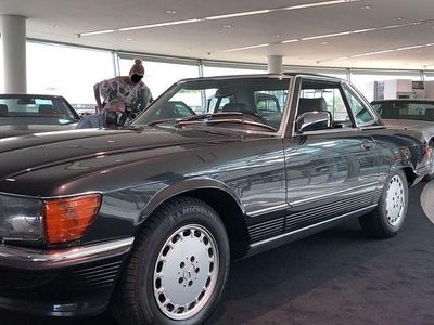 Schwarz Gebraucht 1986 Mercedes SL420 Cabrio | 53.500 €