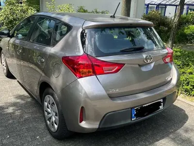 Gebraucht Toyota Auris Comfort 99 PS (72 kW) 2015 Limousine