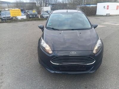 Gebraucht Ford Fiesta Trend 82 PS (60 kW) 2013 Grau Kleinwagen