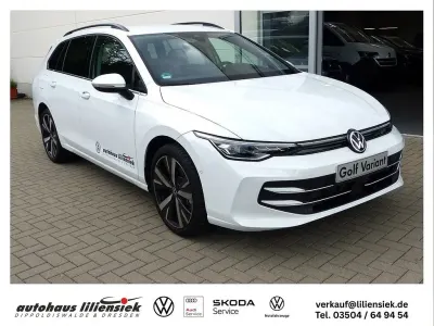Gebraucht VW Golf VIII Style 150 PS (110 kW) 2025 Weiß Kombi