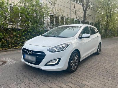 Second-hand Hyundai i30 134 CP (98 kW) 2016 Alb Break