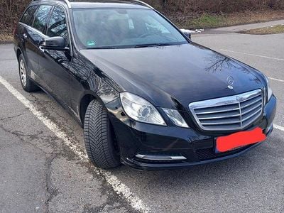 Gebraucht Mercedes E220 170 PS (125 kW) 2013 Schwarz Kombi