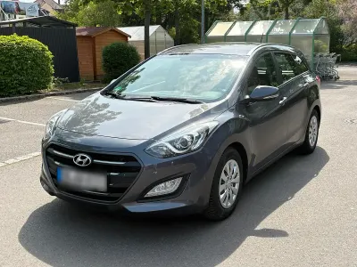 Gebraucht Hyundai i30 110 PS (80 kW) 2016 Grau Kombi