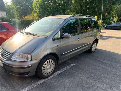 Second-hand VW Sharan Comfortline 116 CP (85 kW) 2006 Gri Monovolum