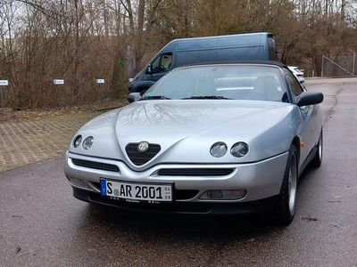 Gebraucht Alfa Romeo Spider Lusso 150 PS (110 kW) 1996 Silber Cabrio