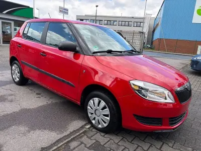 Gebraucht Skoda Fabia Cool Edition 60 PS (44 kW) 2013 Rot Limousine