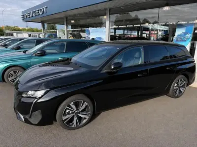 Gebraucht Peugeot 308 SW Allure 131 PS (96 kW) 2023 Perla nera (metallic) Kombi