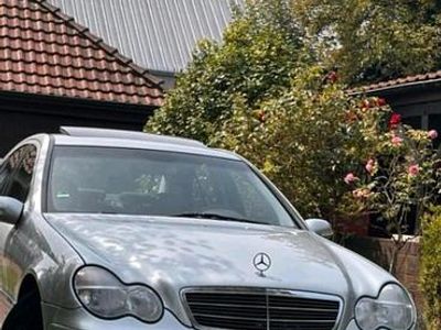 Silber Gebraucht 2003 Mercedes C180 Limousine | 2.700 €