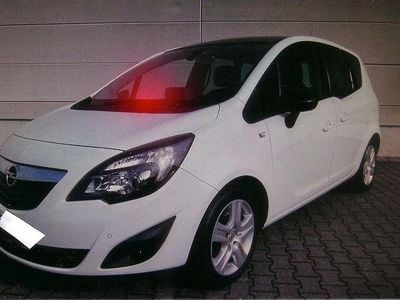 Usado Opel Meriva 101 HP (74 kW) 2010 Branco Monovolume