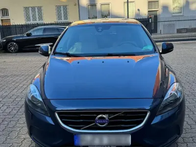 Gebraucht Volvo V40 190 PS (139 kW) 2014 Blau Limousine