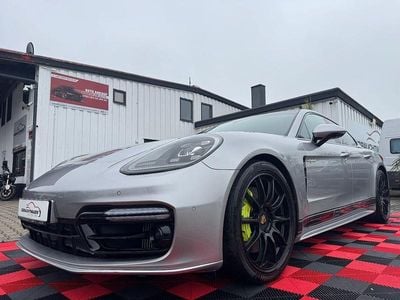Porsche Panamera 4