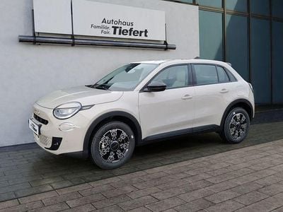 Usado Fiat 600 Icon 101 HP (74 kW) 2025 Bege SUV