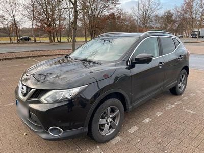 Gebraucht Nissan Qashqai 131 PS (96 kW) 2016 Schwarz SUV