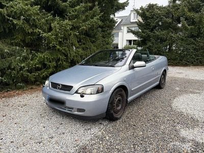 Begagnad Opel Astra Cabriolet 147 HK (108 kW) 2002 Silver Cab