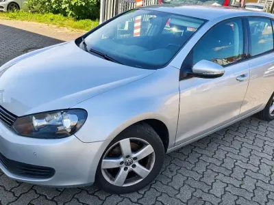 Gebraucht VW Golf VI Comfortline 105 PS (77 kW) 2010 Silber Kleinwagen