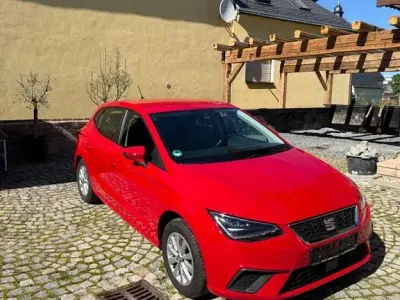 Używany Seat Ibiza Style 95 KM (69 kW) 2019 Czerwony Hatchback