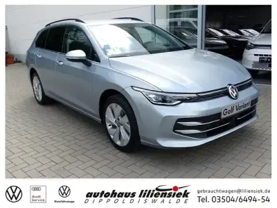 Używany VW Golf VIII Style 150 KM (110 kW) 2024 Srebrny Kombi