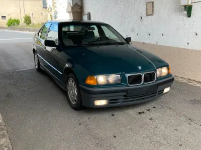 Gebraucht BMW 318 113 PS (83 kW) 1991 Grün Limousine