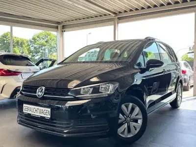 Gebraucht VW Touran Trendline 110 PS (80 kW) 2016 Schwarz Van / Kleinbus