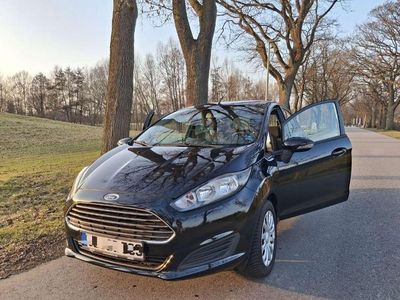 Gebraucht Ford Fiesta Trend 60 PS (44 kW) 2012 Schwarz Kleinwagen