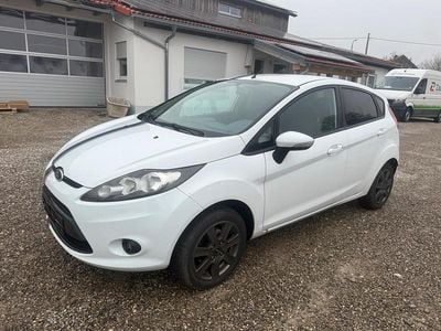 Weiß Gebraucht 2009 Ford Fiesta Kleinwagen | 2.400 € (Guter Preis)