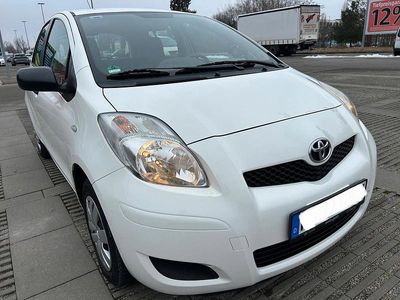 Weiß Gebraucht 2011 Toyota Yaris Kleinwagen | 3.650 € (Fairer Preis)