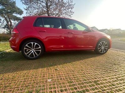 Gebraucht VW Golf VII Comfortline 125 PS (91 kW) 2016 Rot Limousine