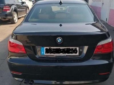 BMW 523