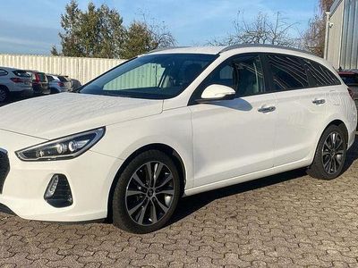 Polar white Gebraucht 2017 Hyundai i30 Kombi | 12.990 € (Fairer Preis)