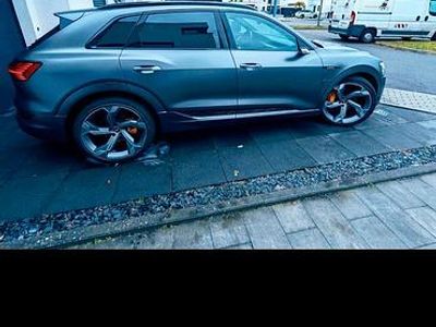 Gebraucht Audi e-tron 300 kW (408 PS) 2018 Grau SUV