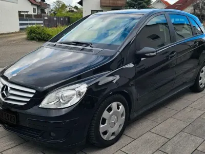Używany Mercedes B180 109 KM (80 kW) 2006 Czarny Minivan