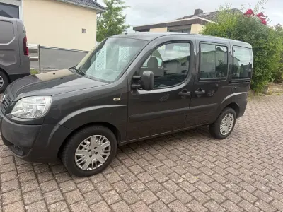 Gebraucht Fiat Doblò 90 PS (66 kW) 2009 Grau Van / Kleinbus