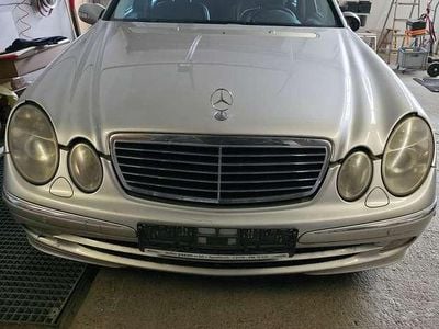 Mercedes E270
