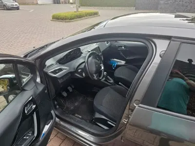 Gebraucht Peugeot 208 Style 83 PS (61 kW) 2018 Kleinwagen