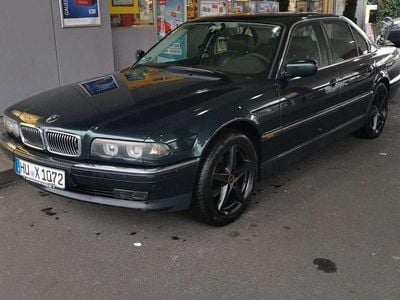 BMW 728