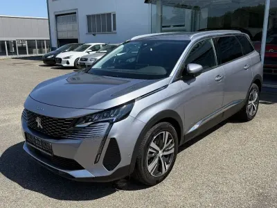 Gebraucht Peugeot 5008 Allure 131 PS (96 kW) 2021 Grau SUV