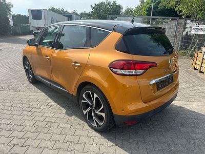Gold Gebraucht 2016 Renault Scénic III Bose Edition Van / Kleinbus | 11.990 € (Teuer)