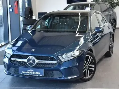 Gebraucht Mercedes A200 Progressive 150 PS (110 kW) 2021 Denimblau Limousine