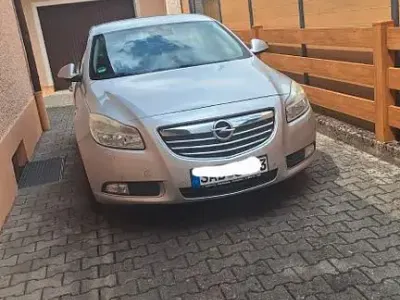 Gebraucht Opel Insignia 140 PS (102 kW) 2010 Silber Limousine