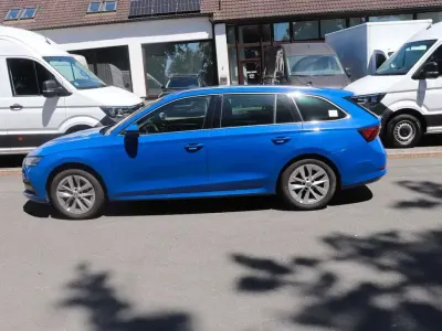 Gebraucht Skoda Octavia Style 150 PS (110 kW) 2022 Blau Kombi