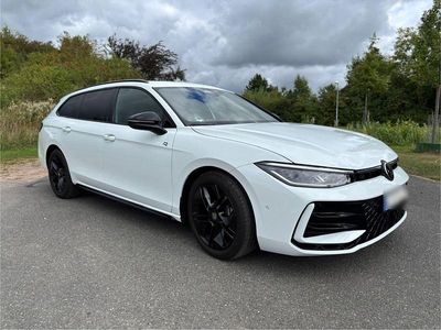 Gebraucht VW Passat R-line 193 PS (141 kW) 2024 Weiß Kombi