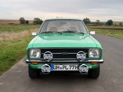 Używany Ford Escort 54 KM (39 kW) 1977 Zielony Sedan/Limuzyna